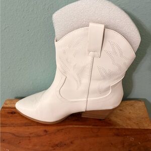 Women's White Western Boots